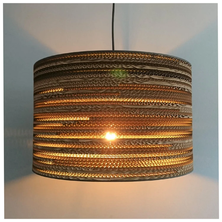 Cylindryczna lampa wisząca z tektury - TAMBURO 45_1.jpg