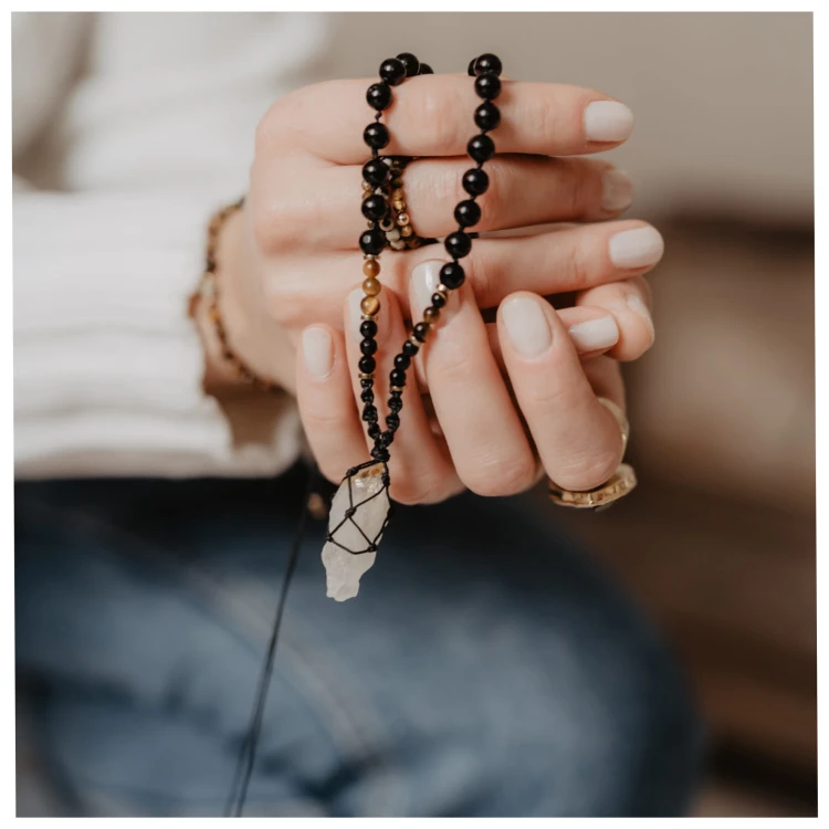 AMULET OBFITOŚCI3.jpg