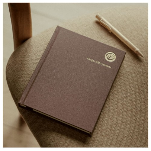 Notes w kropki, bullet journal czuję, więc jestem ramka.jpg